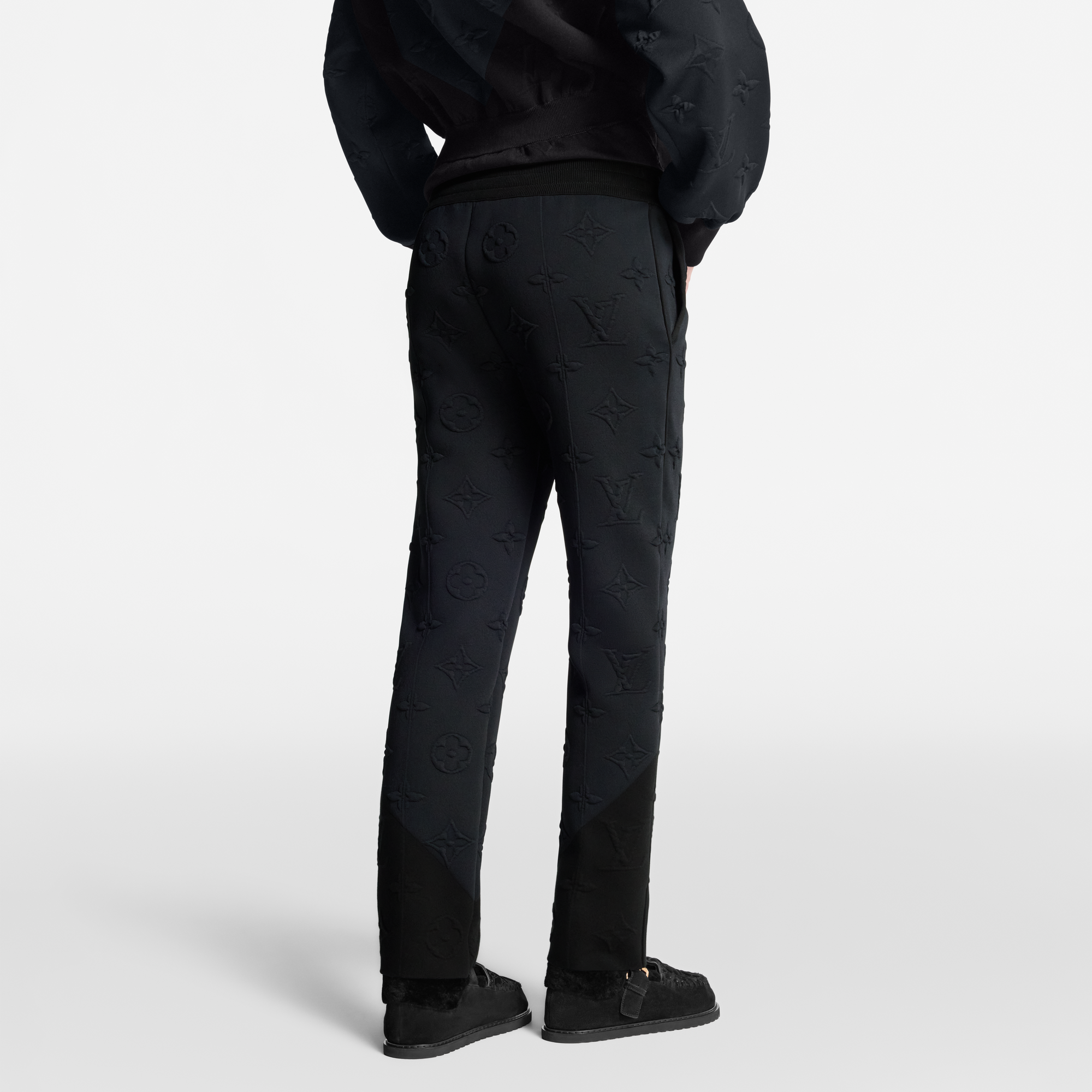 Jogginghose mit Monogram-Motiv samt 3D-Effekt  Damen Ready to Wear Hosen | LOUIS VUITTON (Zoom)